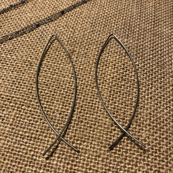 Choker and Earrings Set - Picture 2 of 3